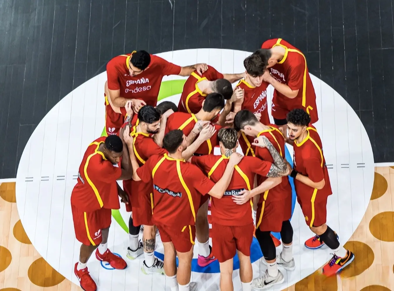 陷绝境, 敌格鲁吉亚 陷绝境, 敌格鲁吉亚